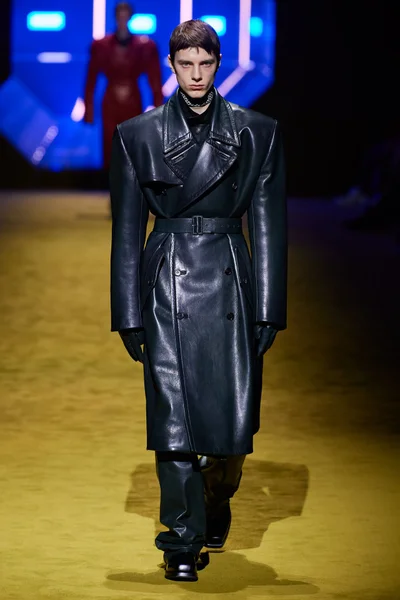 Look 7